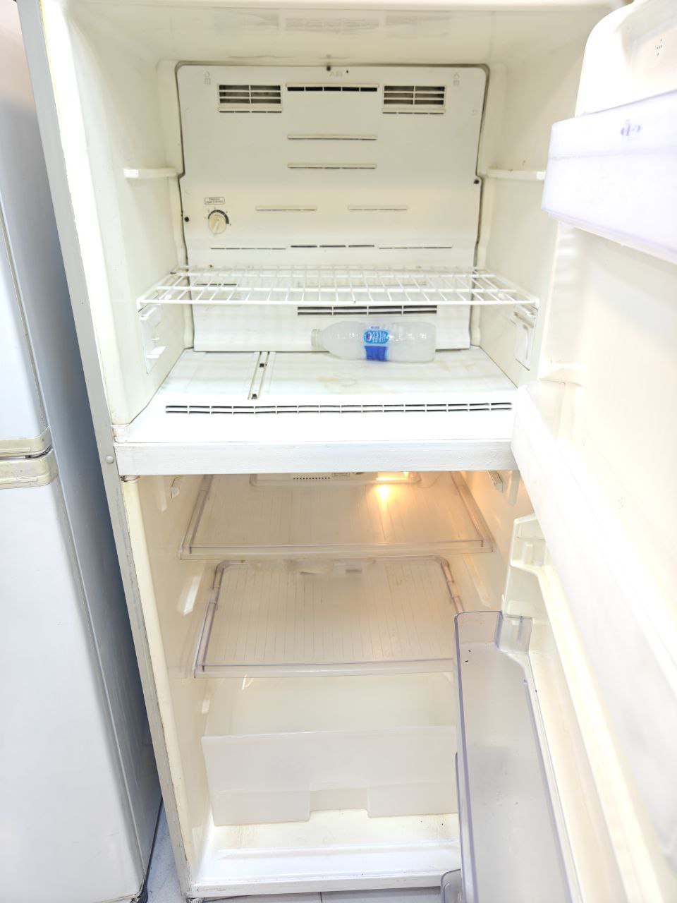 كود 3357
توشيبا 14قدم استعمال بحالة جيدة