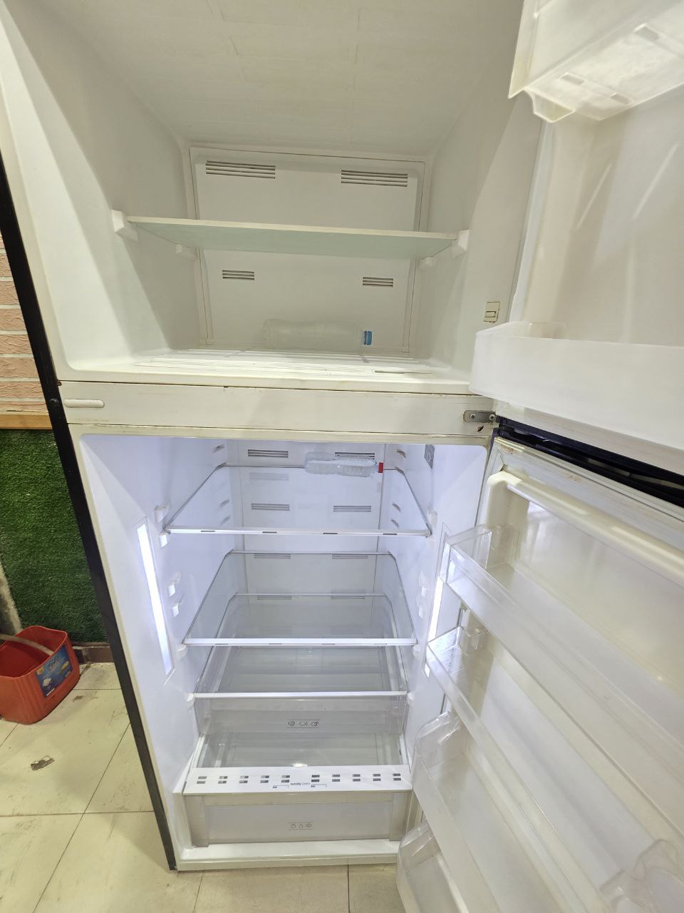 كود 4460
تلاجه وايت بيونت نوفروست 
اللون: أسود
النوع: نوفروست