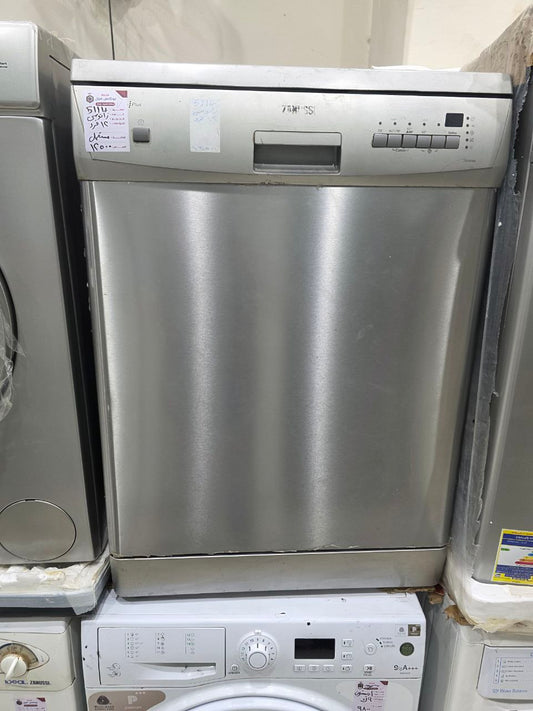 كو 5114
غساله أطباق زانوسي 
استعمال حالة ممتازة