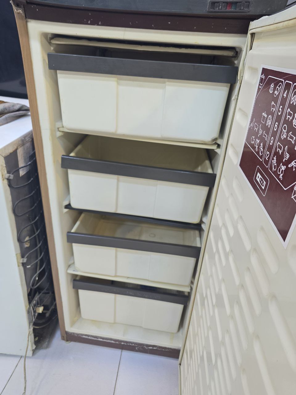 كود 5367                                          فريزر الاسكا
4درج  استعمال ديفروست