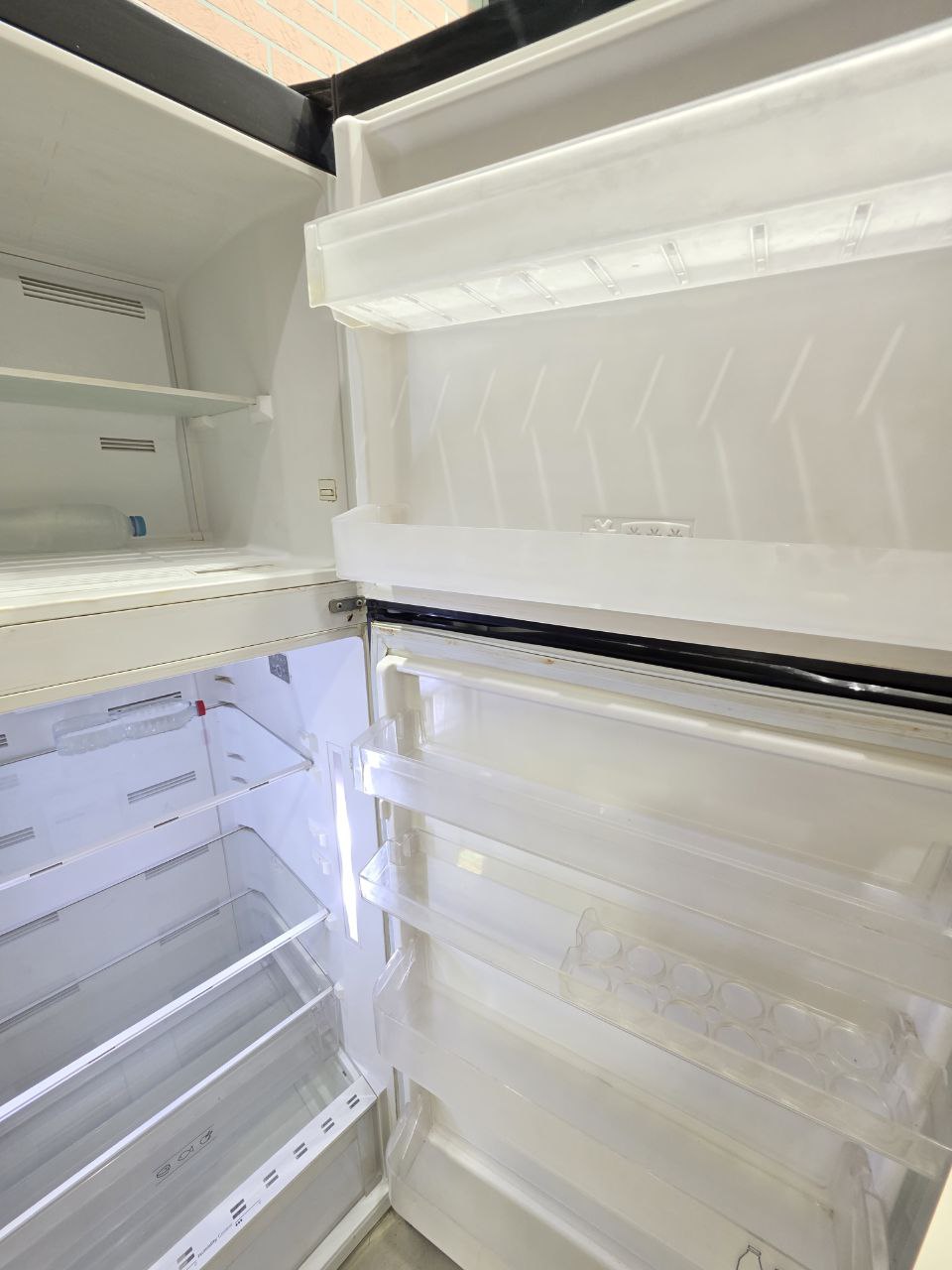 كود 4460
تلاجه وايت بيونت نوفروست 
اللون: أسود
النوع: نوفروست