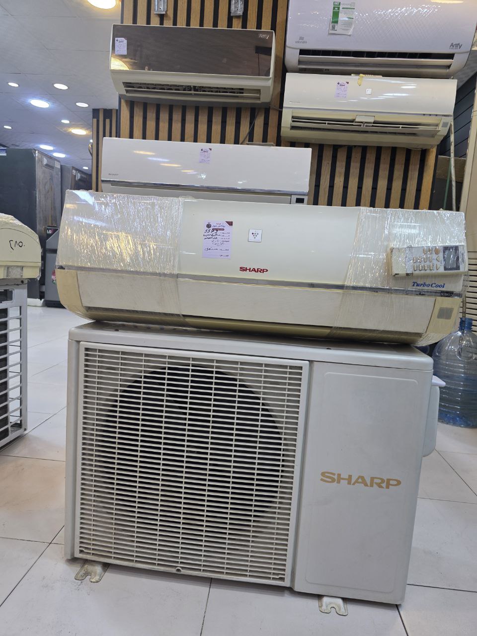 كود 5579
تكييف شارب حصان ونص 
بارد 
. تغطية مساحة متوسطة: مناسب لمساحات حوالي 12–18 متر مربع (غرفة متوسطة