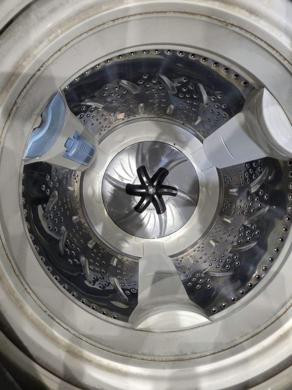 غساله توشيبا 11 كيلو مستعمله بحاله ممتازه كود 5089