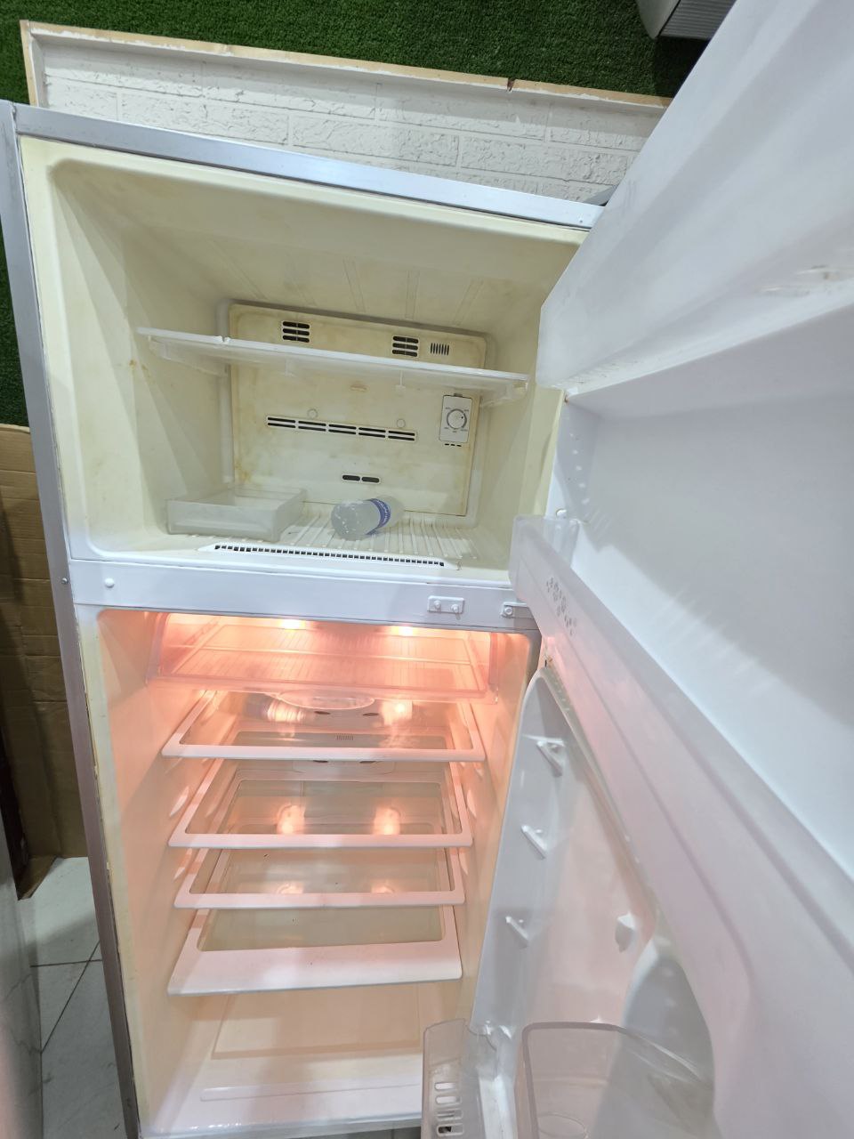 ثلاجه ايديل زانوسي 18 قدم نوفرست مستعمله
