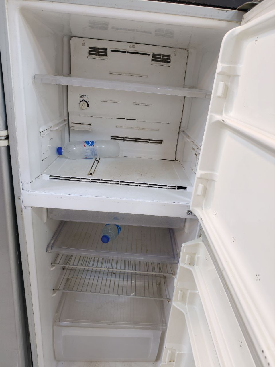 كود 5826 ثلاجه توشيبا 12قدم نوفروست استعمال بحاله جيده