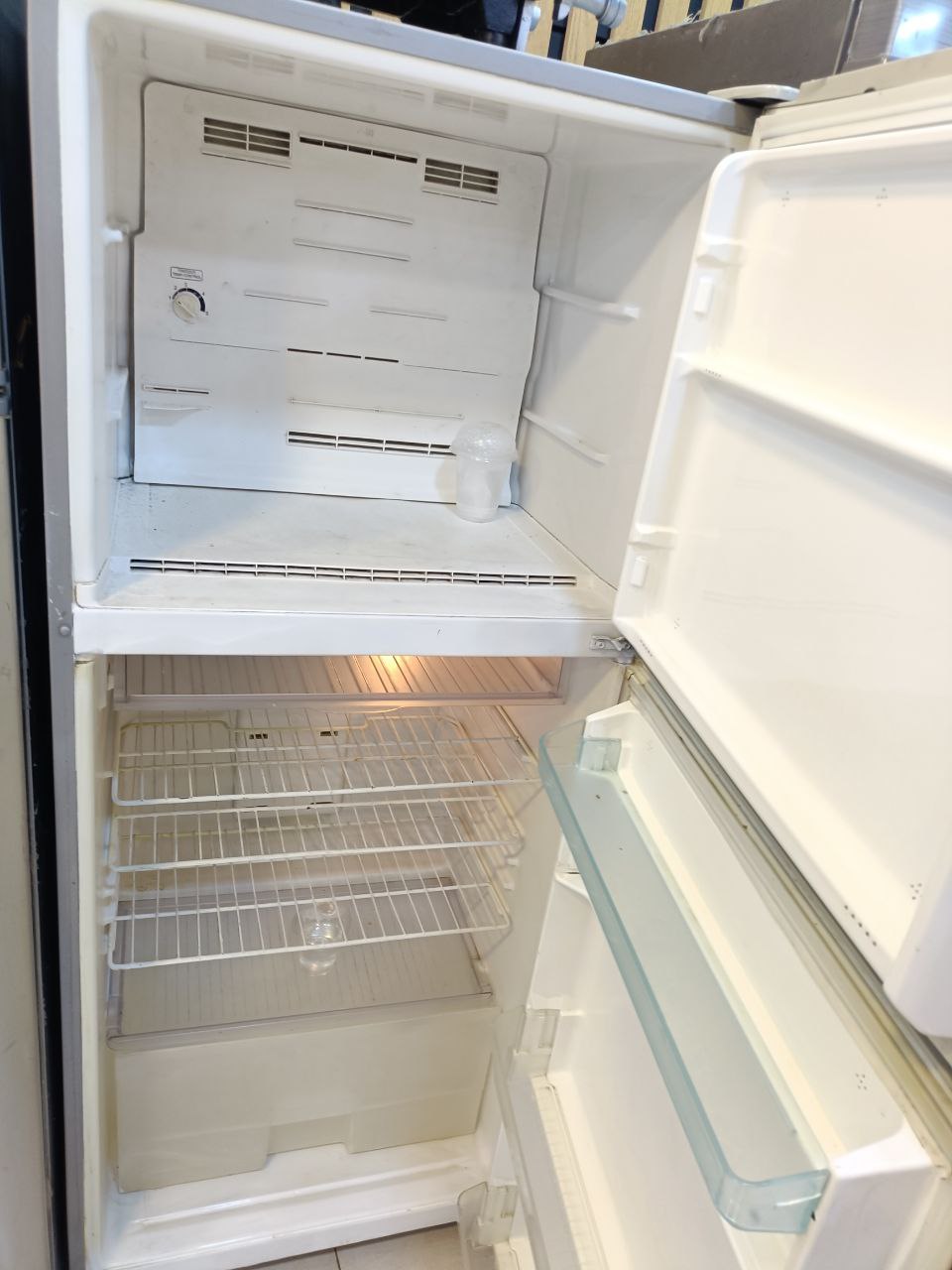 ثلاجه توشيبا 14 قدم نوفروست استعمال بحاله جيده كود 5010