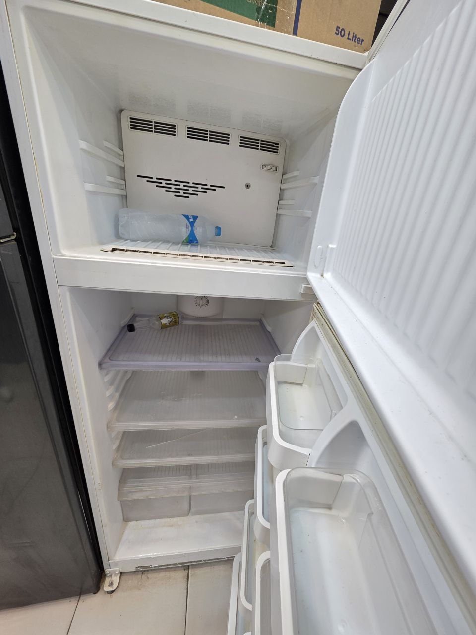 ثلاجه كريازي 14قدم  نوفروست استعمال حاله جيده  كود 4940