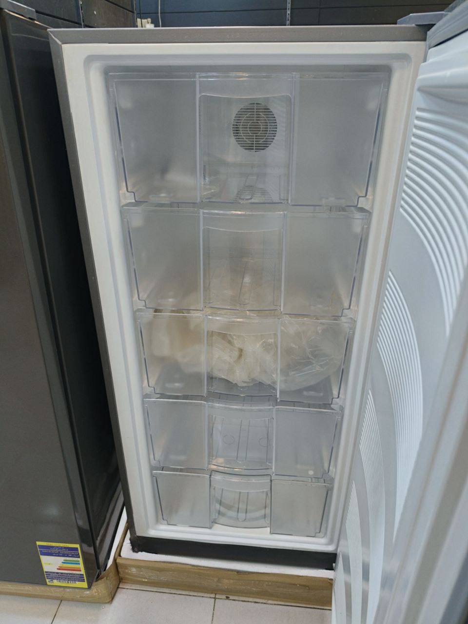 كود 6048
فريزر الكتروستار 5 أدراج
فرز بالكرتونه
نوفروست