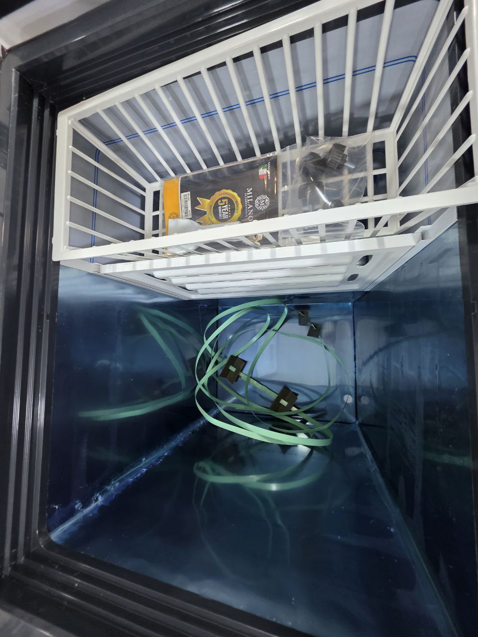 فريزر ميلانو جديد ضمان 5 سنين 250 لتر