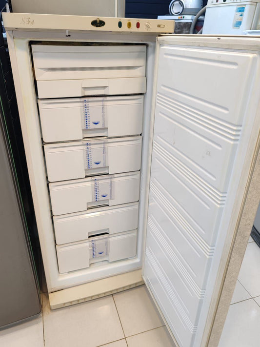 فريزر كريازي ٥ درج نوفرست مستعمل استعمال نضيف