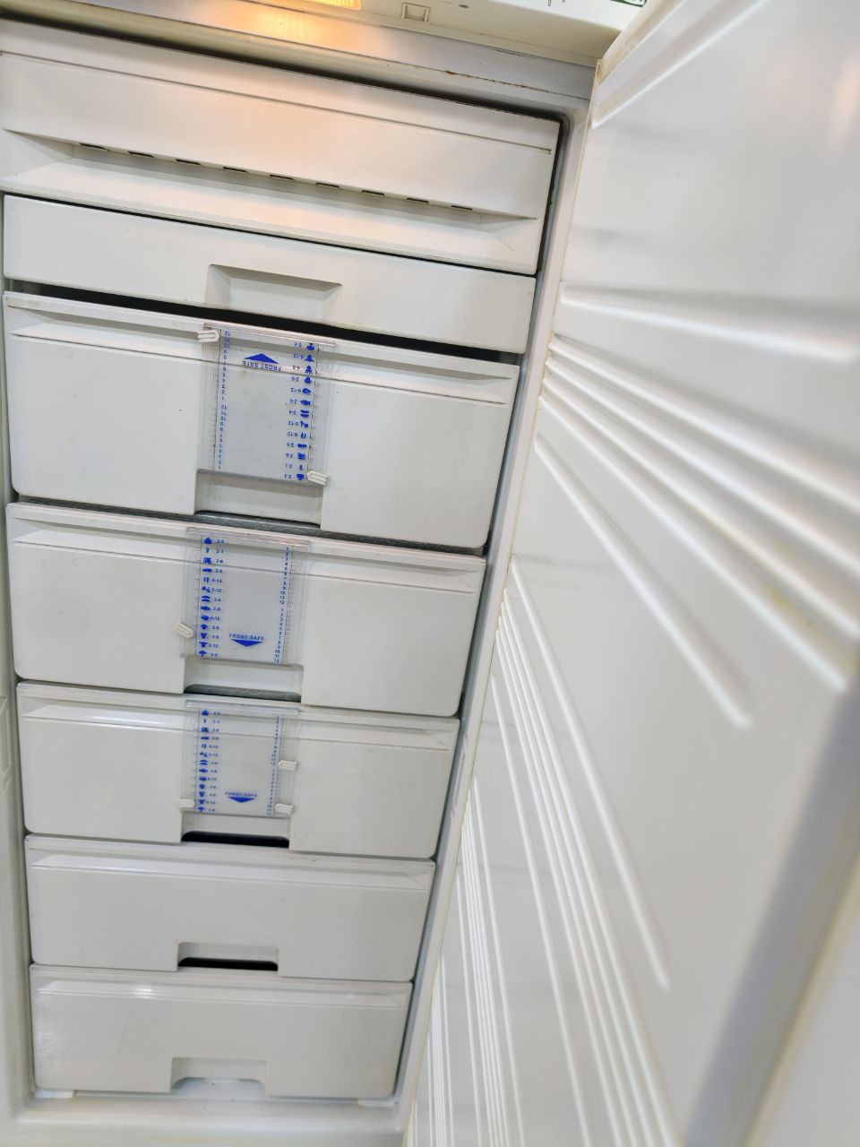 كود 6742
فريزر كريازي نوفروست
5درج استعمال بحالة جيدة