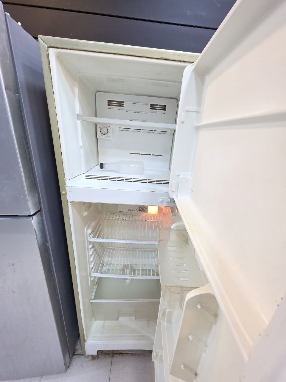 كود 5544
تلاجه 12 قدم اديل نوفروست 
ضمان 3 شهور