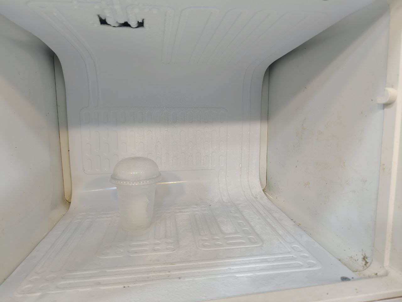 كود 5828 ثلاجه كريازي 12قدم استعمال بحاله جيده