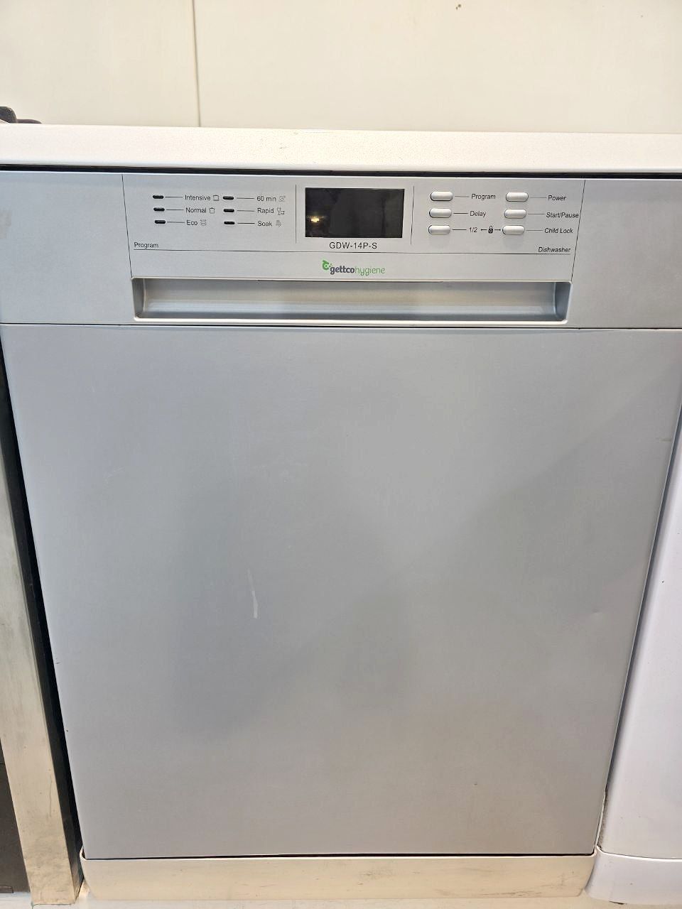 كود 5563
غسالة اطباق زيرو وارد الخارج بدون استعمال