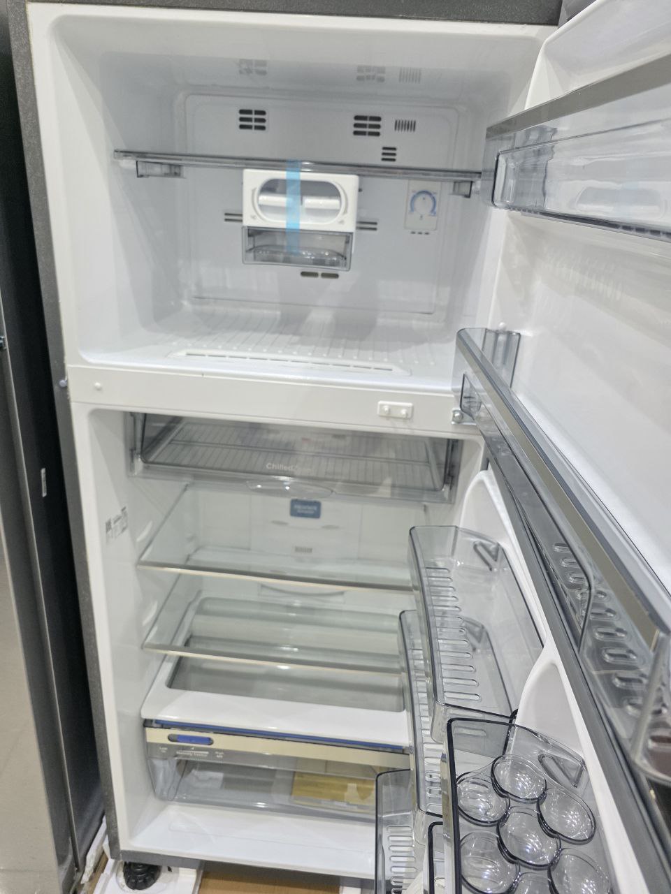 تلاجه زانوسي جديدة ضمان 10سنين