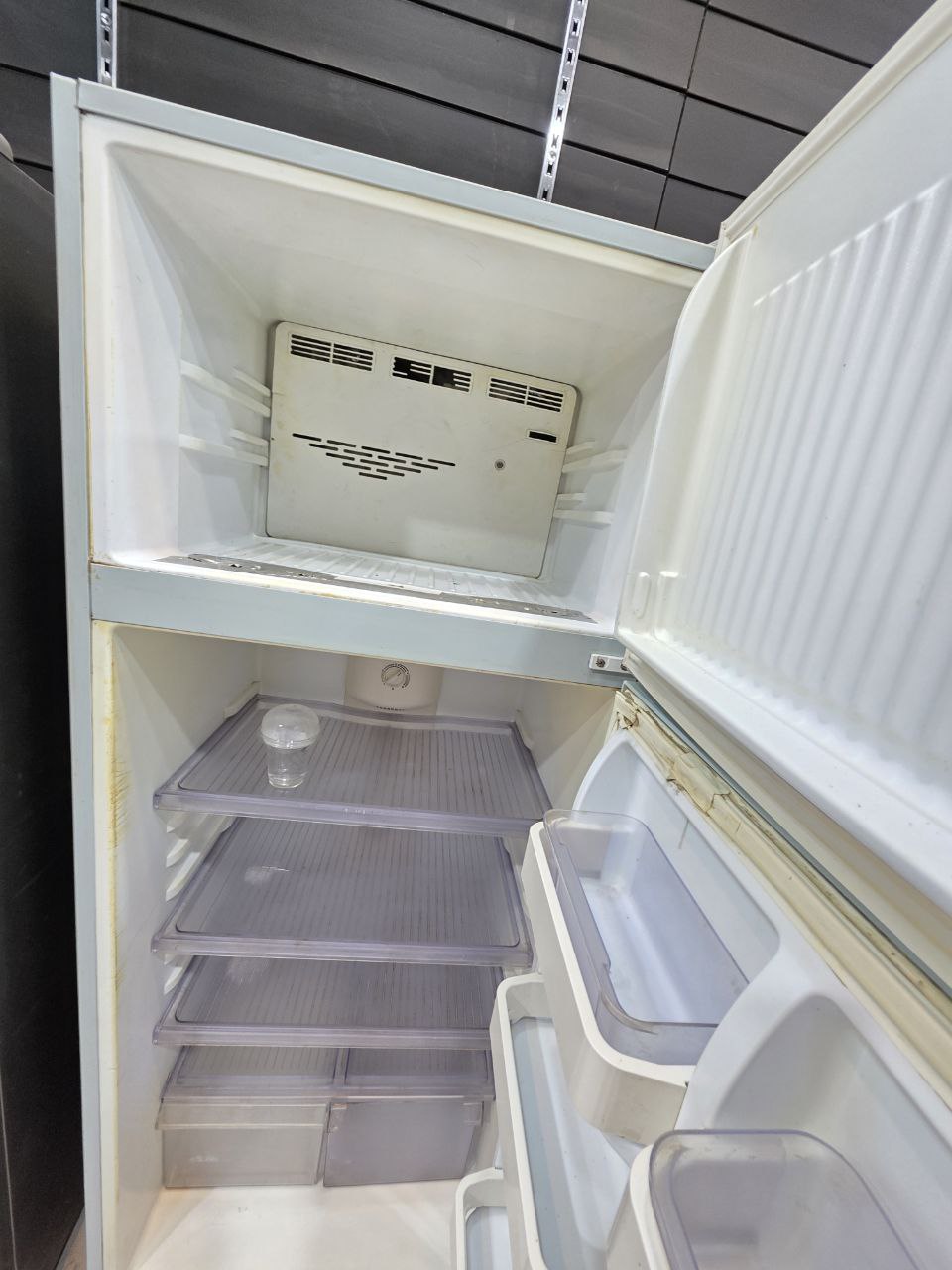 كود 3724
تلاجه كريازي  14 نوفروست 
استعمال