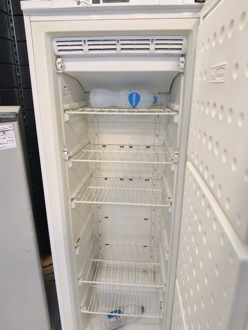 كود 5617 فريزر اديل زانوسي 6رف نوفروست استعمال بحاله جيده