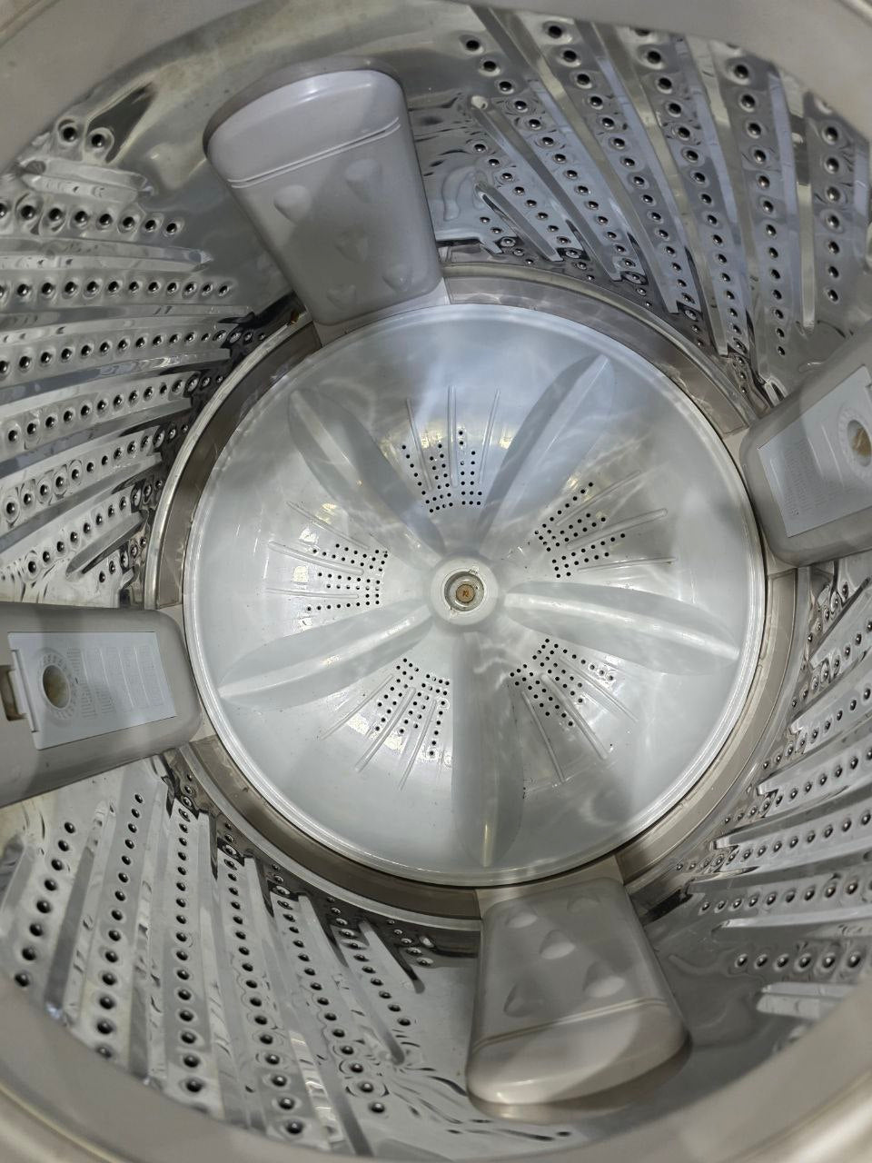 غساله وايت بوينت فوق اتوماتيك 11 كيلو مستعمله بحاله ممتازه كود 5440