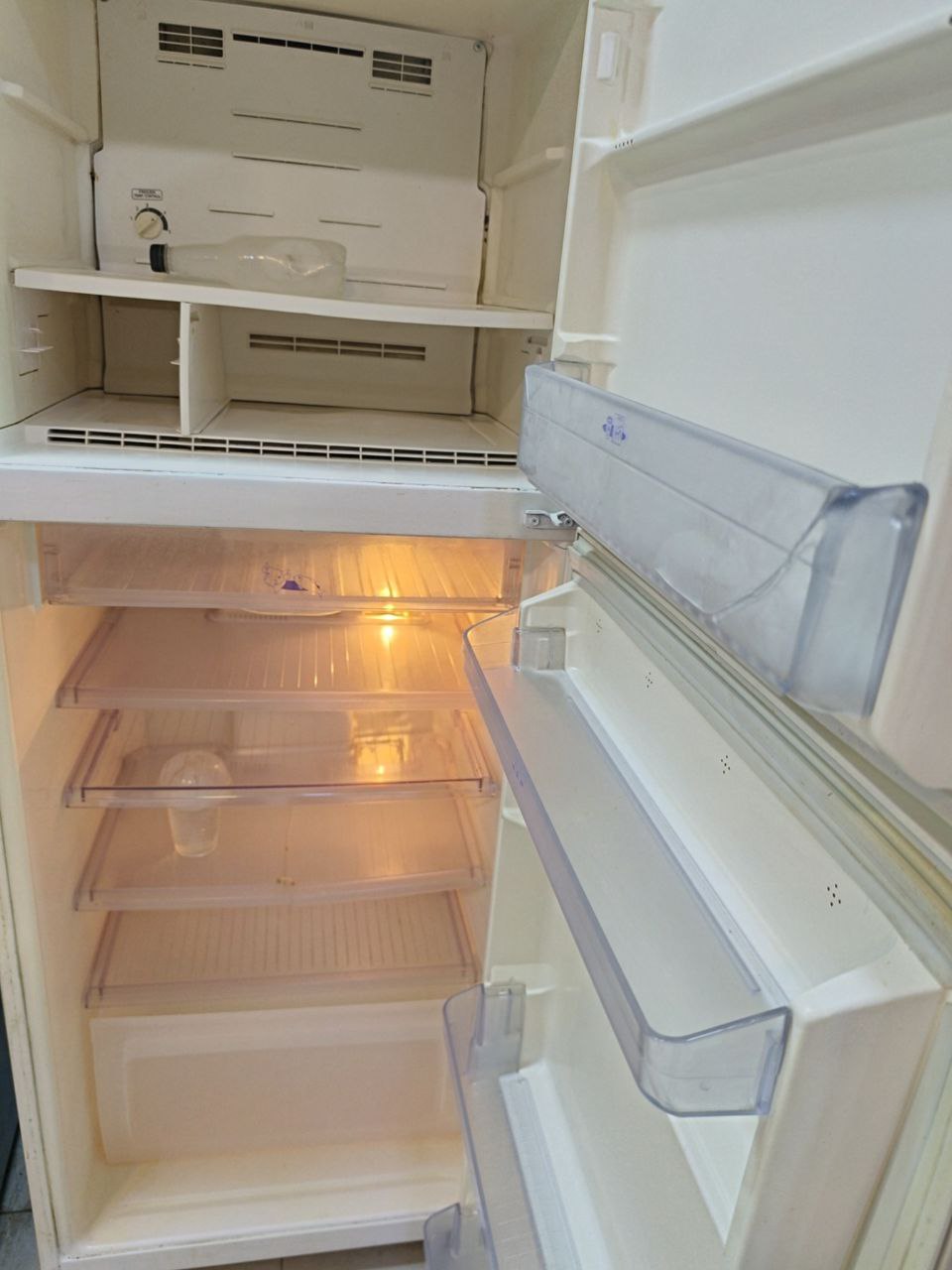 كود 5674
تلاجه توشيبا 12 چامبو
نوفروست استعمال خفيف