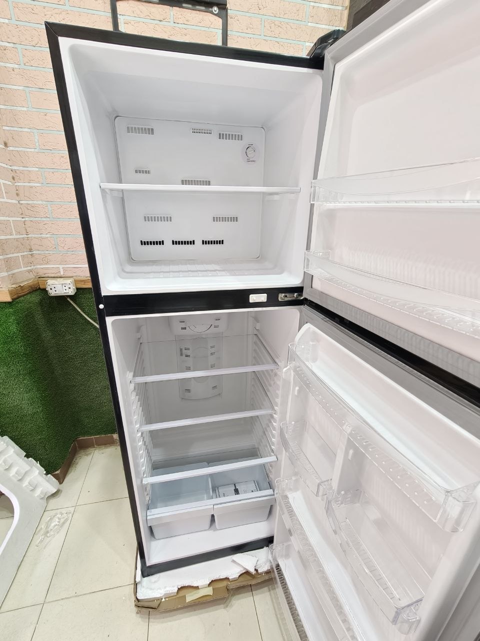 كود 7199
تلاجه يونيون اير 340 لتر فرز تاني بالكرتونه
باب زجاج