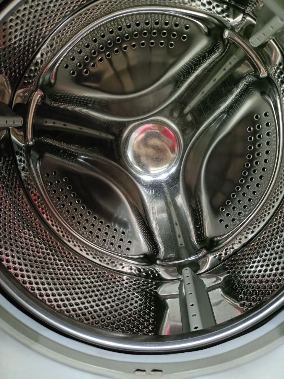 غساله وايت بوينت 5 كيلو استعمال بحاله جيده
غساله فول اتوماتيك كود 4780