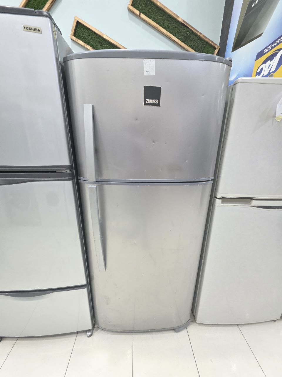 تلاجه  14قدم جامبو قدم زانوسي مستعمله بحاله جيده جدا كود4115