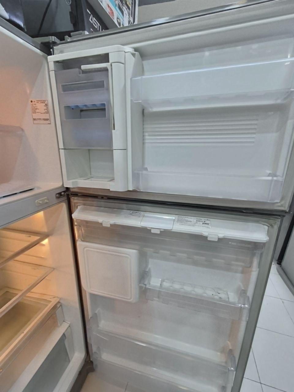 كود 8427
✨ LG GR-B652YSB – استعمال
25 قدم
شحن شركة بدون اي صيانه
بحالة ممتازة ❄️ نوفروست كامل
