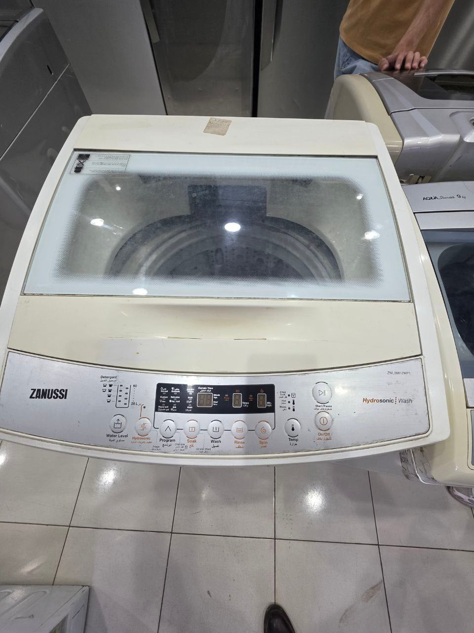 غساله زانوسي فوق اتوماتيك 12 كيلو مستعمله بحاله جيده