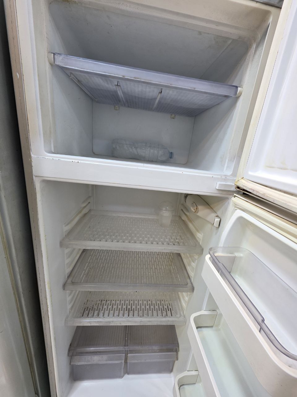 كود 5551
تلاجه كريازي  14 قدم استعمال جيد