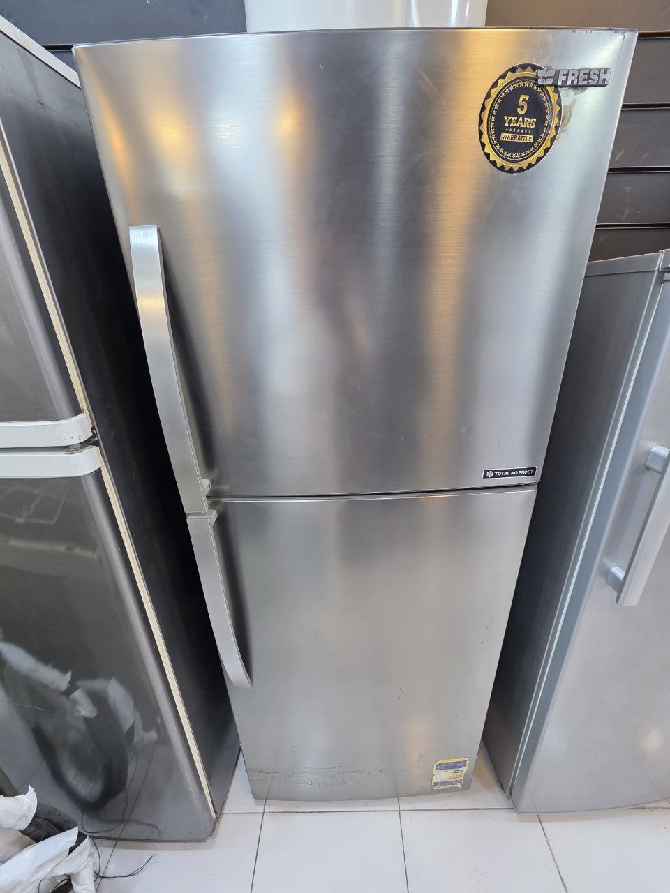 4993 كود
تلاجه فريش 14
نوفروست 
بدون اي صيانه
شحن. شركه