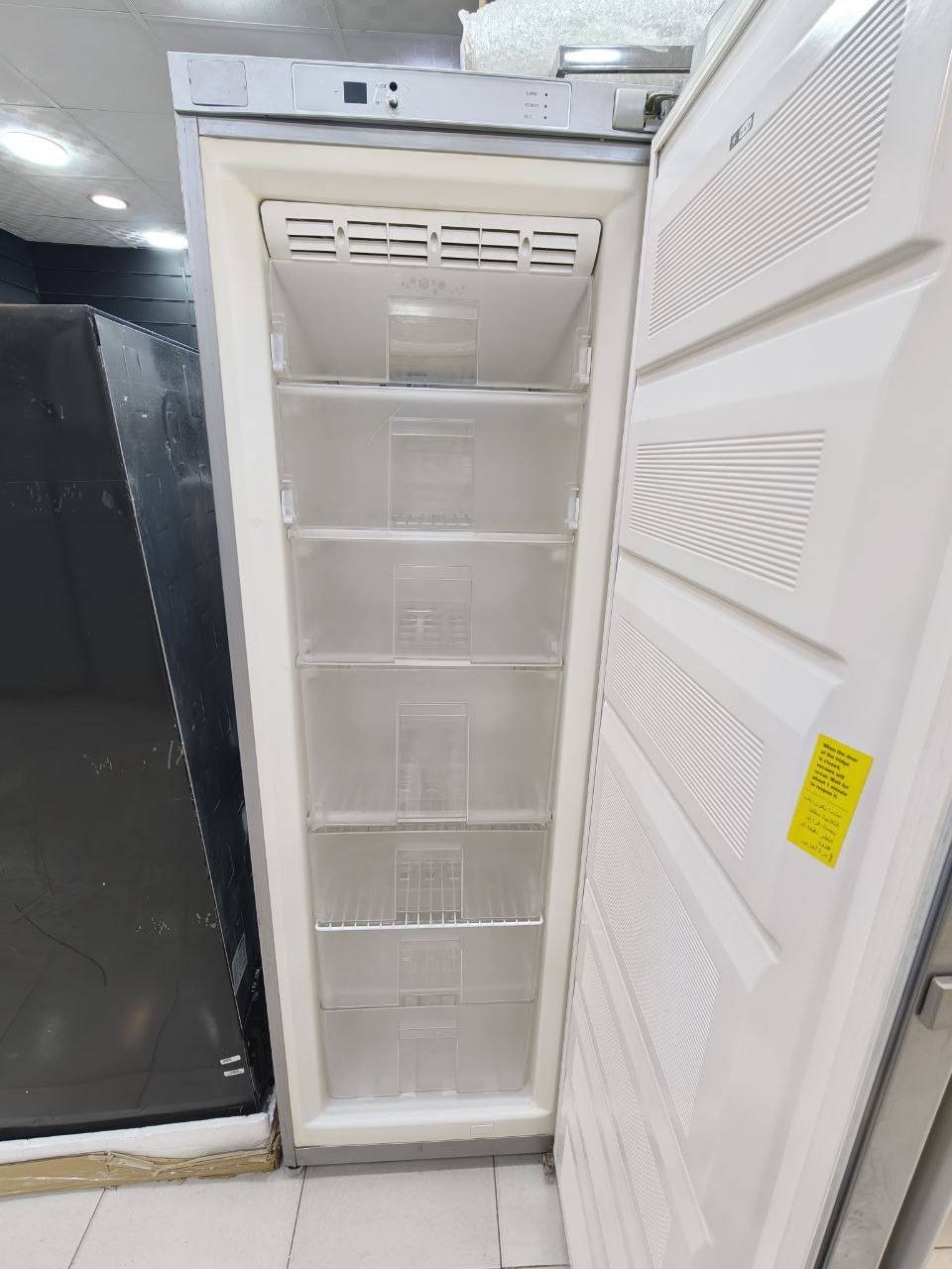 كود 6704
فريزر 6 درج+ ورف
فريش نوفروست
شحن شركن بدون صيانه