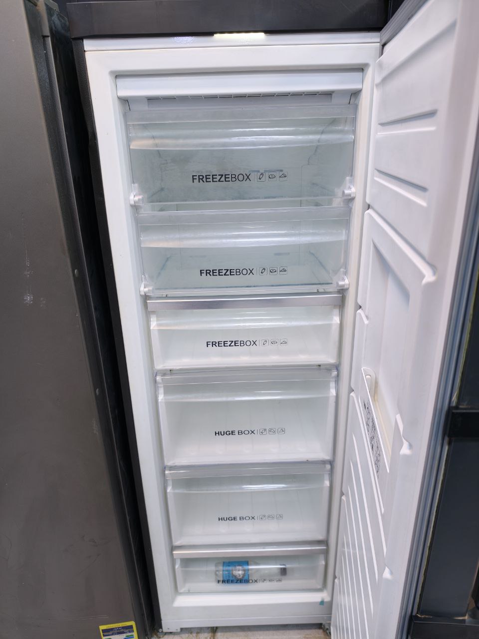 كود 6078
فريزر هاير نوفروست ديجيتال 5درج
فرز ثاني بسبب خبطة بسيطة من الجانب لا تؤثر على الجهاز 👌