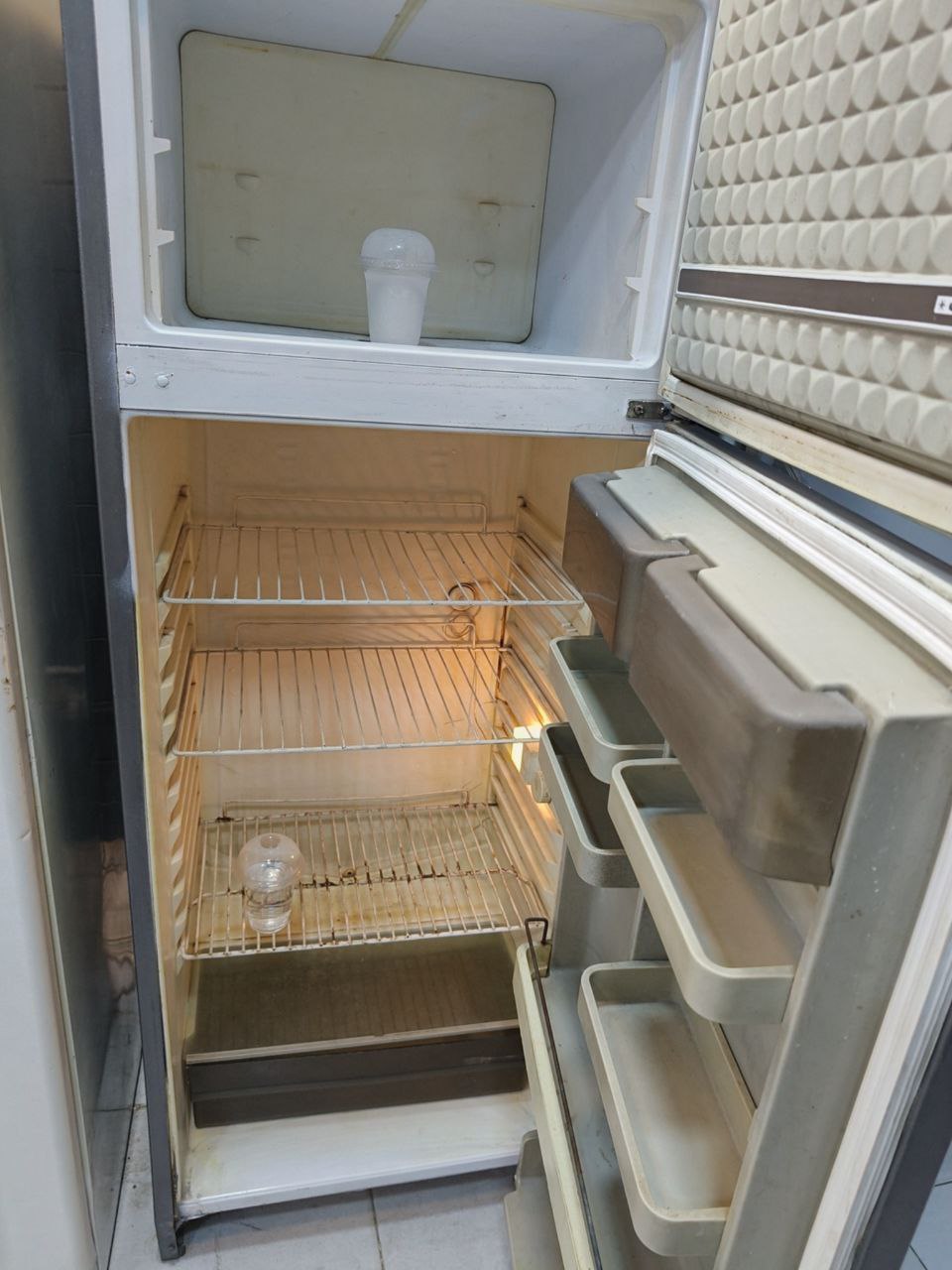 كود 4242 ثلاجه اديل 12قدم استعمال بحاله جيده