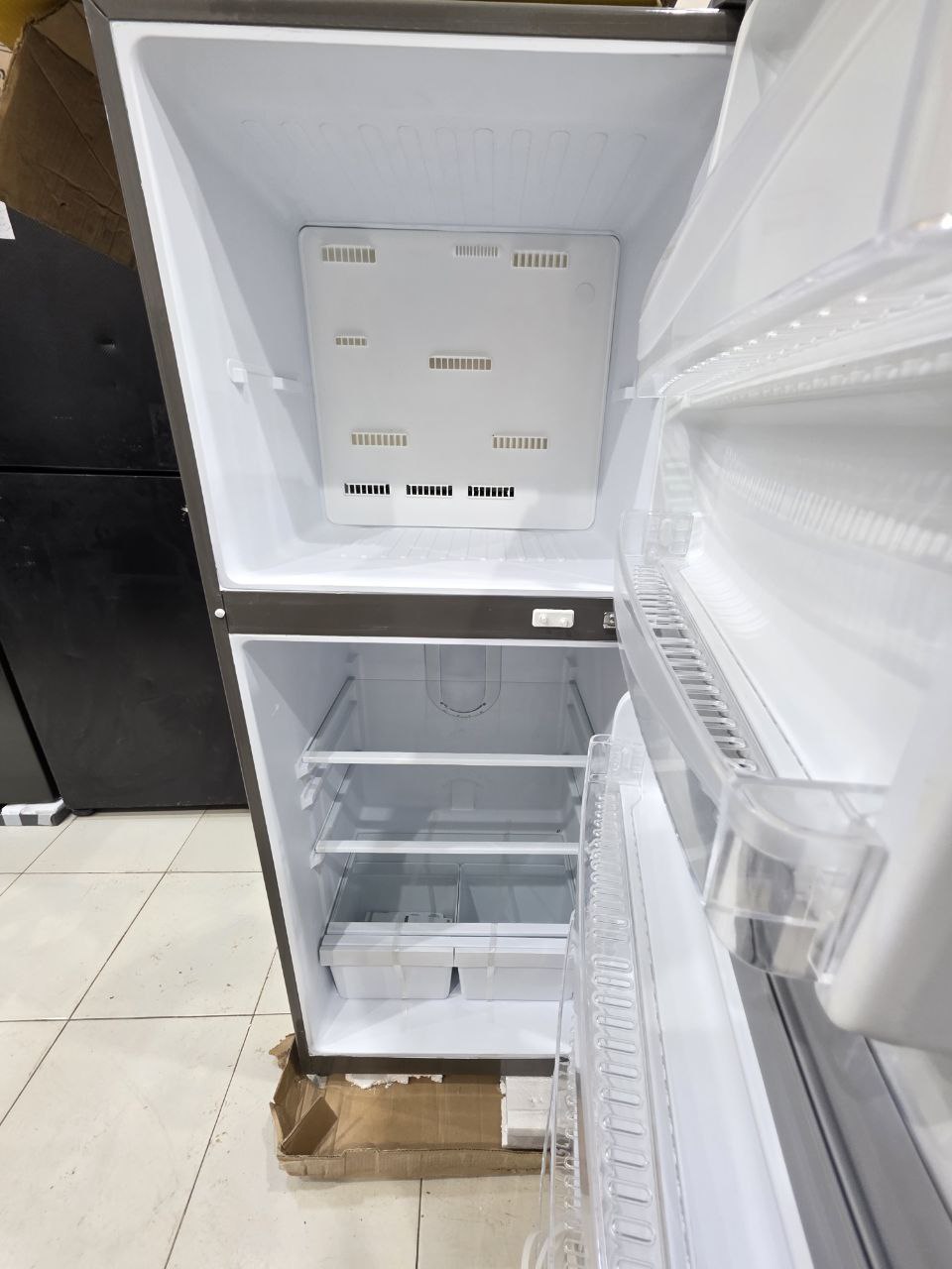 ثلاجه الكتروستار نوفروست 300 لتر فرز تاني بالكرتونه