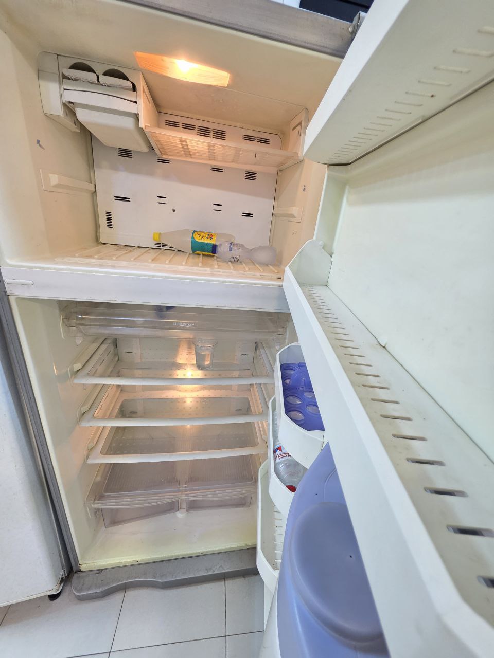 ثلاجه ايسبرج 20 قدم نوفروست استعمال بحاله جيده جدا كود 5562