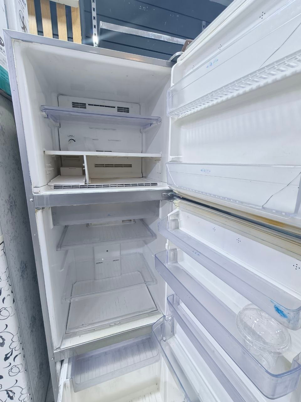 كود 5270
شحن شركة بدون اي صيانة
ثلاجة 3 باب استعمال ✅