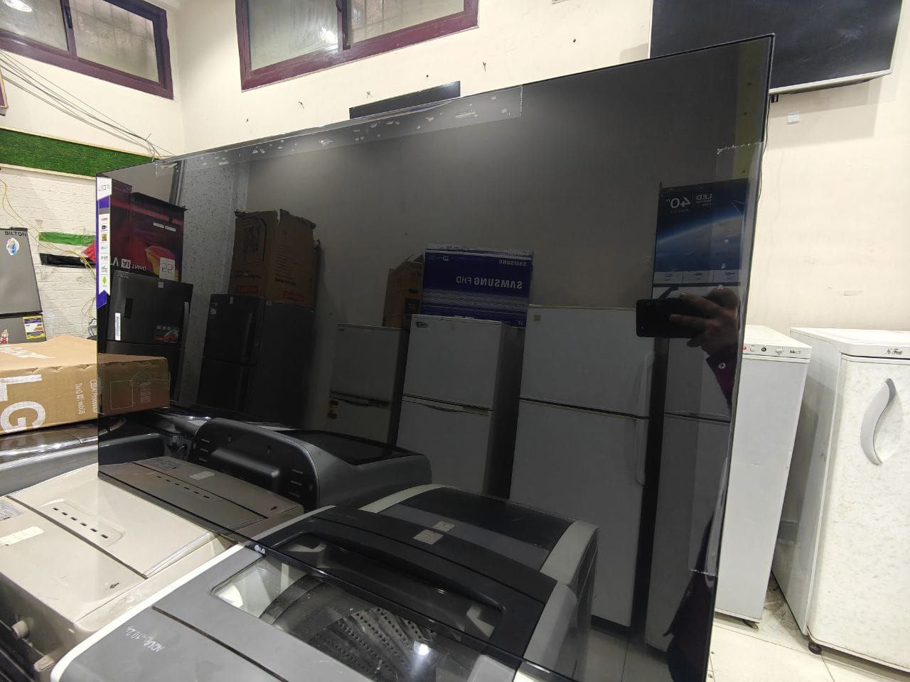 شاشه Lg وارد الخارج
60بوصه سمارت
بدون فريم