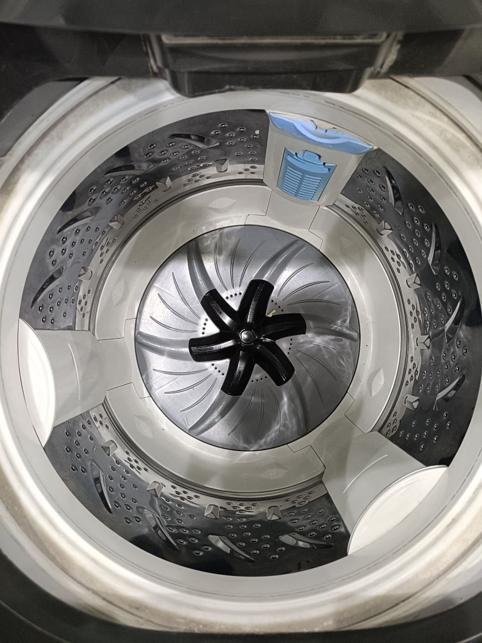 غساله توشيبا 10 كيلو فوق اتوماتيك  استعمال بحاله جيده جدا جدا           كود 5153