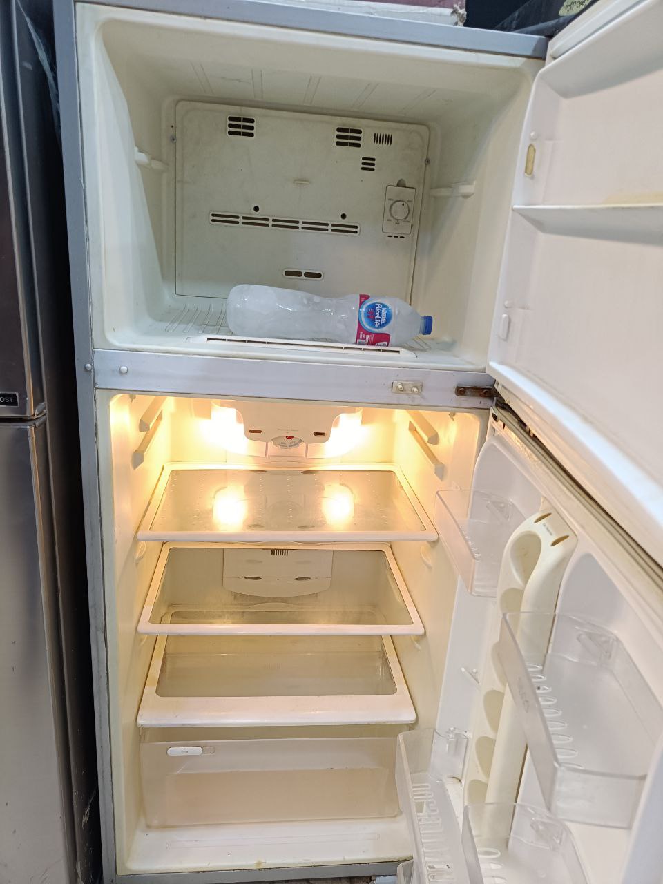 كود 2049
ثلاجه زانوسي 14قدم نو فروست استعمال بحاله جيده