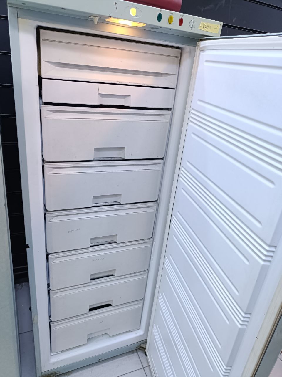 كود 5567
كريازي 6 درج نو فروست 
شحن شركه