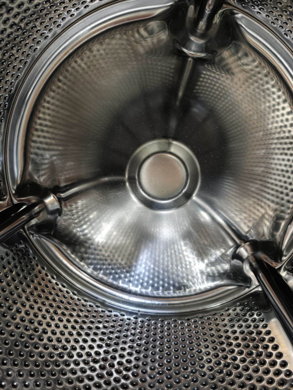 كود 4560 غساله زانوسي فول اتوماتيك 6k استعمال بحاله جيده