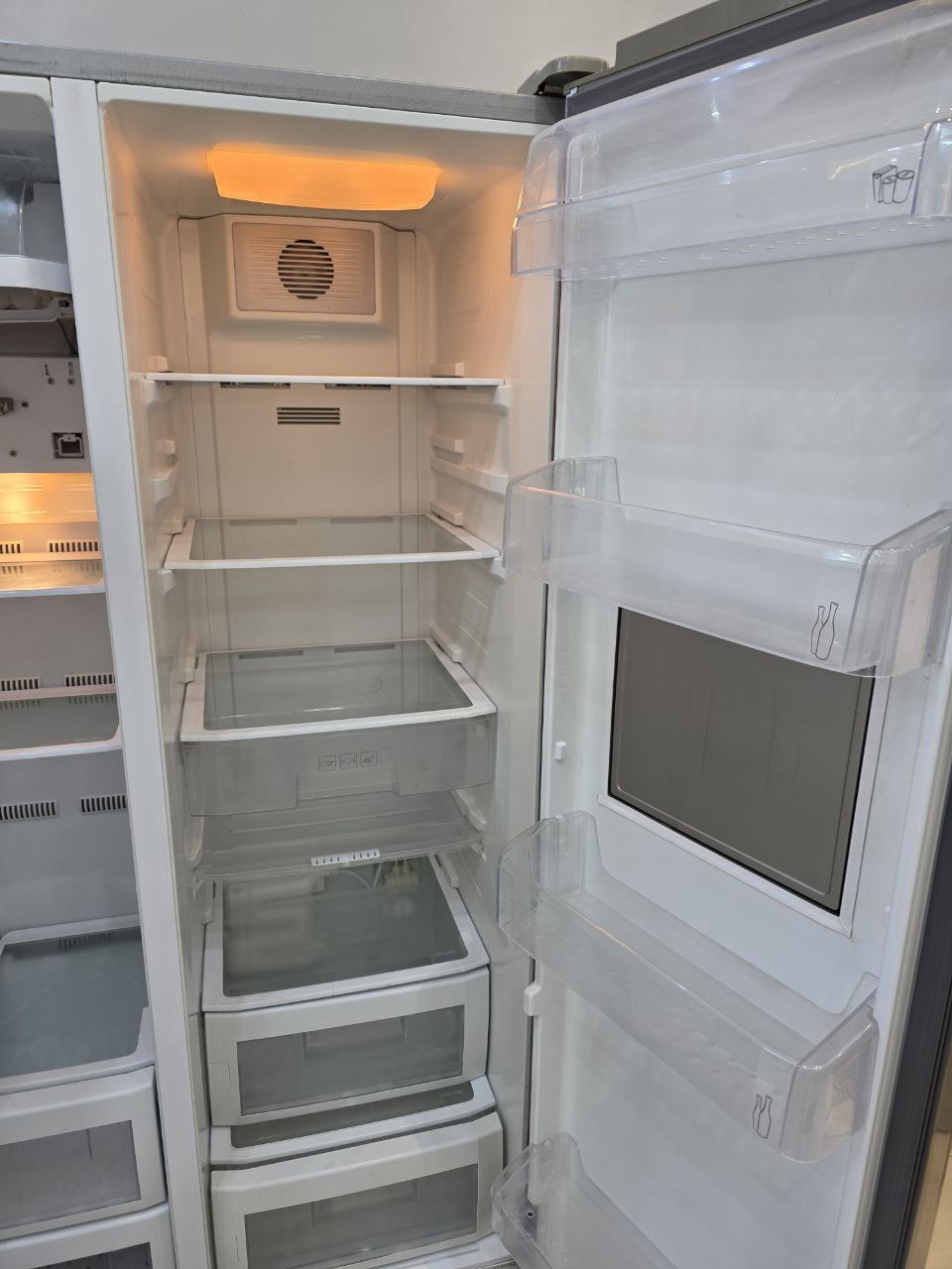 كود 5571
تلاجه اديل زانوسي 
30 قدم نوفروست  استعمال 
بسعر 25000فقط