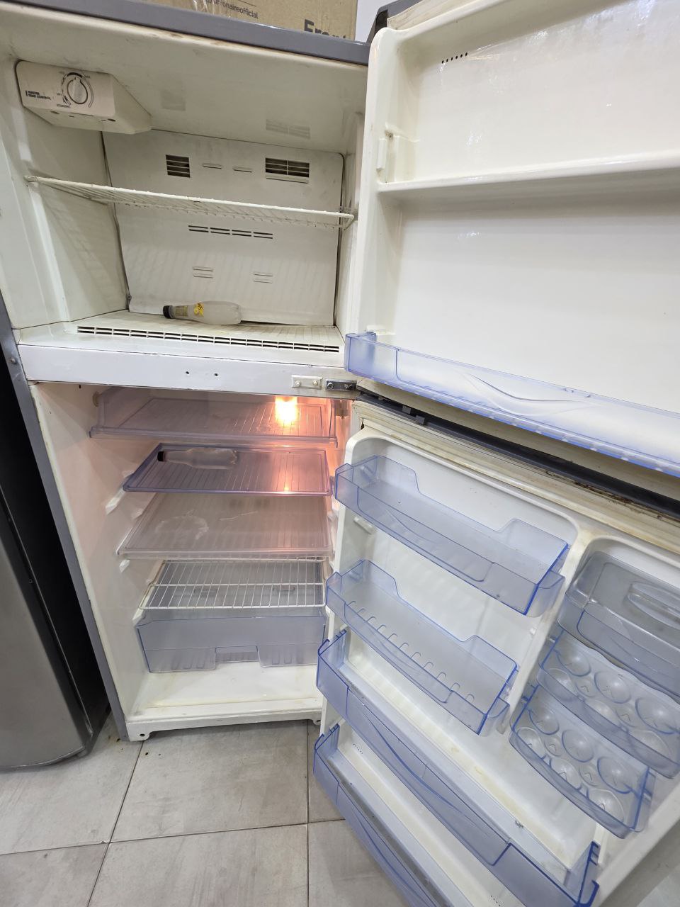 كود 3537
ايديال 14قدم نوفروست استعمال بحالة ممتازة