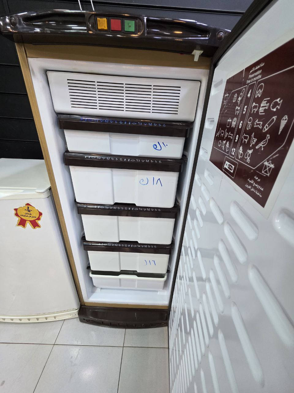 فريزر الاسكا 5دورج نوفروست مستعمل بحاله جيده     كود 5327