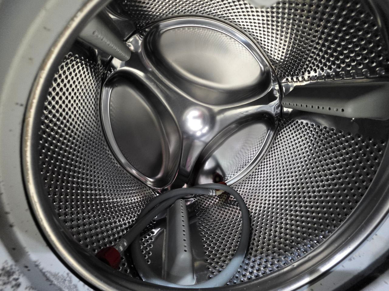 غساله وايربول فول اتوماتيك 7 كيلو استعمال بحاله ممتازه كود 2287