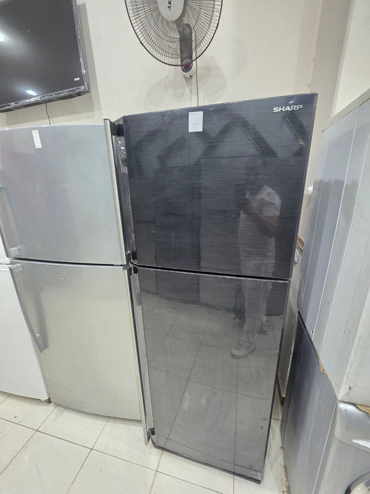 ثلاجه شارب 14 قدم استعمال بحاله ممتازه كود 5433