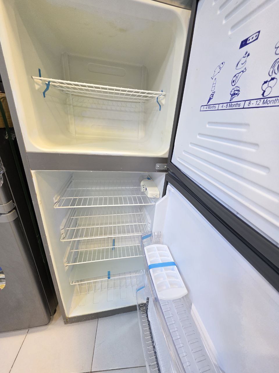 كود 5528
11قدم 
تلاجه بساب بموتور lg فرز 
تصللح مكاتب ومني بار واستخدام شخصي