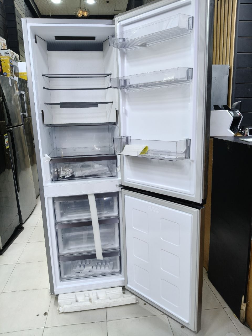 كود 10012
✨ ثلاجة هيتاشي نوفروست بضمان 5 سنين
📦 سعة 316 لتر – 11.2 قدم