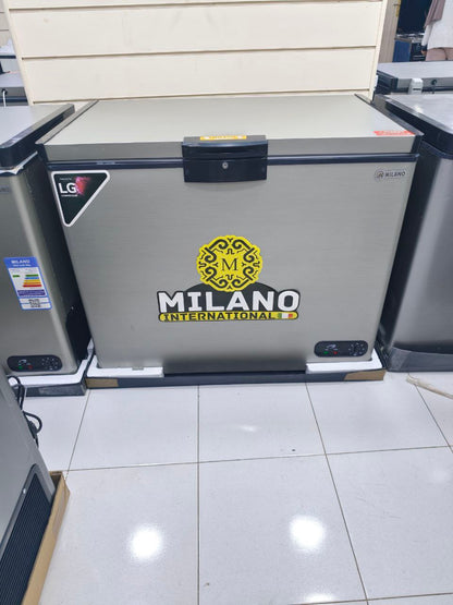 كود 6055
سعة كبيرة 350لتر
فريزر  ميلانو ضمان 5سنين
استلس بالكامل
المساحة الداخلية الواسعة تتيح تخزين كميات كبيرة من الطعام المجمد، مفيدةن للأسر الكبيرة أو الاستخدامات التجارية البسيطة.