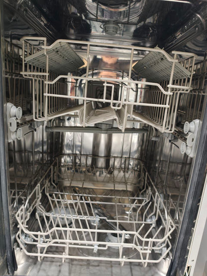 كود 4760                                        غساله اطباق وايت بوينت                                            10 افراد                                              استعمال بحاله جيده